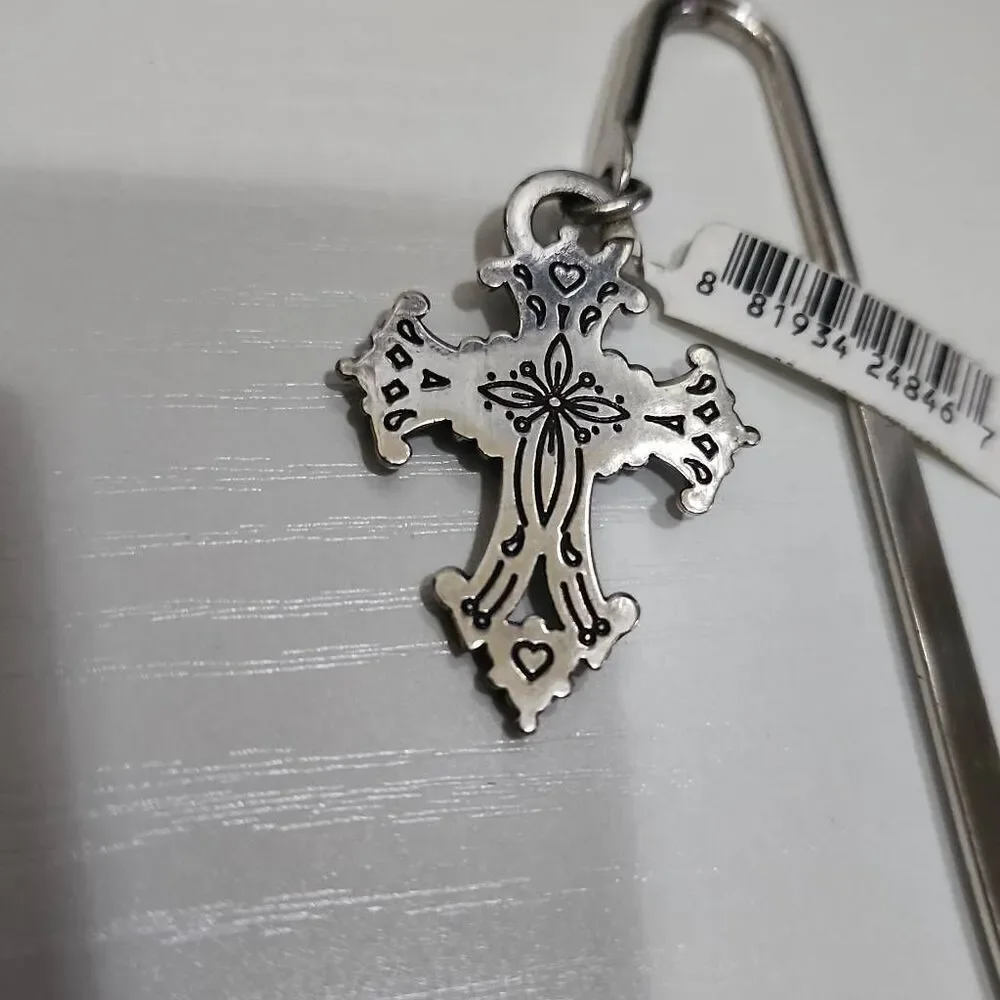Brighton gloria cross